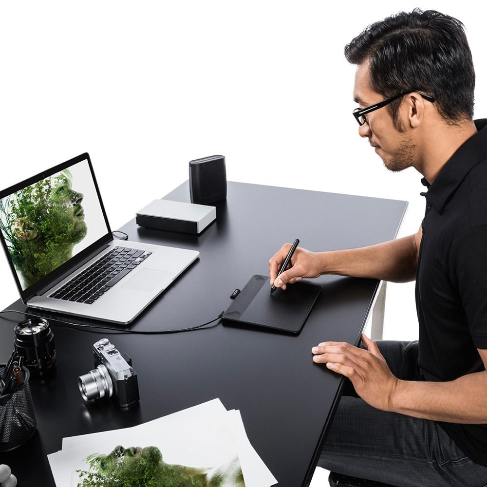 Wacom Intuos Photo Creative Pen and Touch Tablet